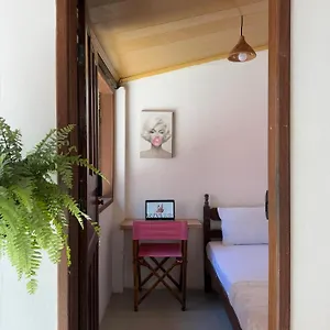 Vulva Women-only & Feminist Club Trancoso